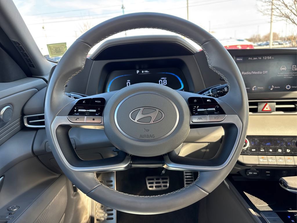Certified 2025 Hyundai Elantra Sport image 21