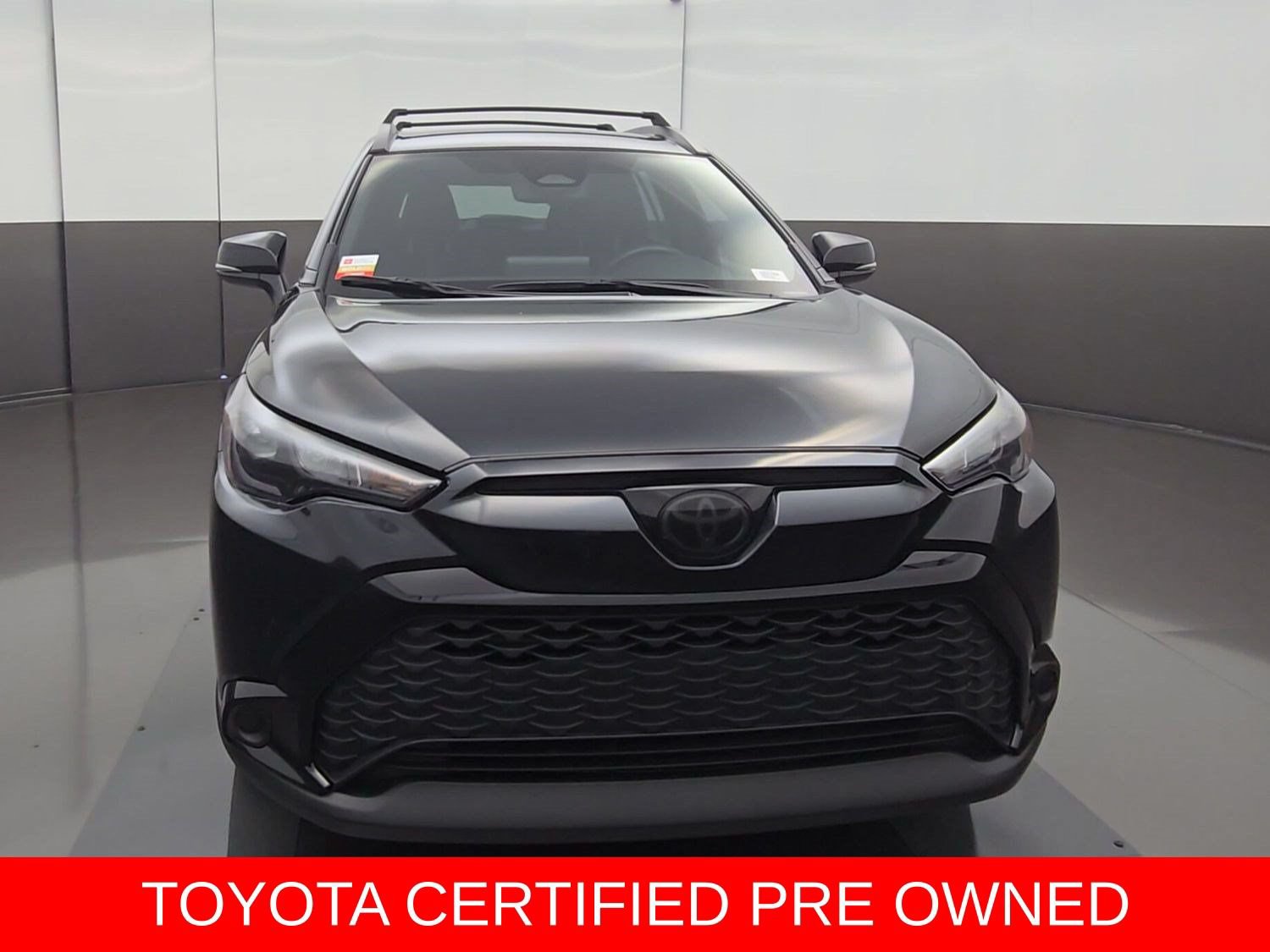 Used 2025 Toyota Corolla Cross AWD Hybrid image 2
