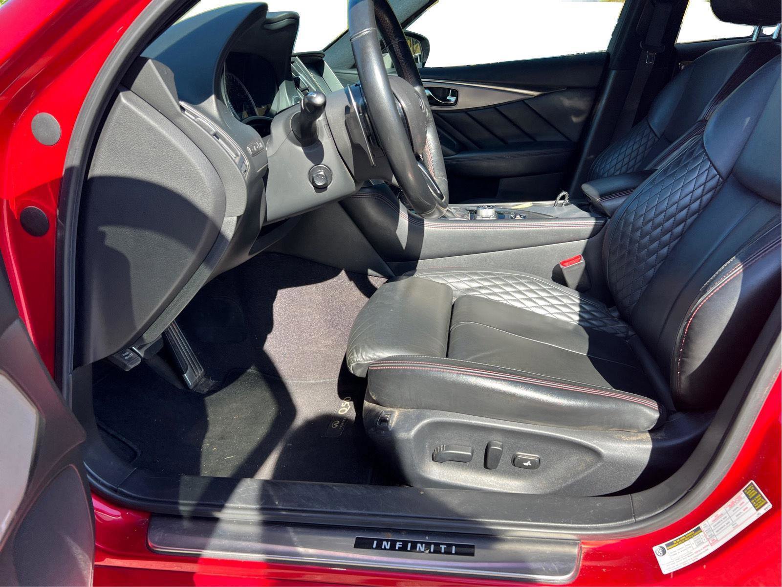 Used 2018 INFINITI Q50 Red Sport 400 w/ Sensory Package (Sport) RWD image 5