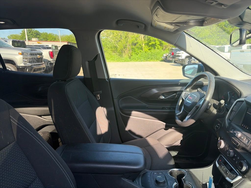 Used 2024 GMC Terrain SLE w/ Driver Convenience Package AWD/4WD image 14