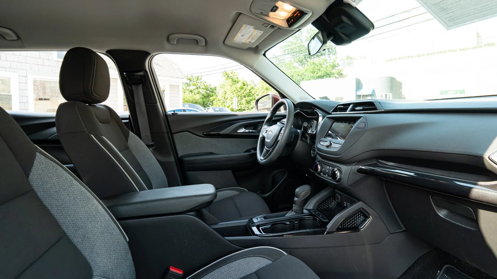 Used 2023 Chevrolet TrailBlazer LT FWD image 11