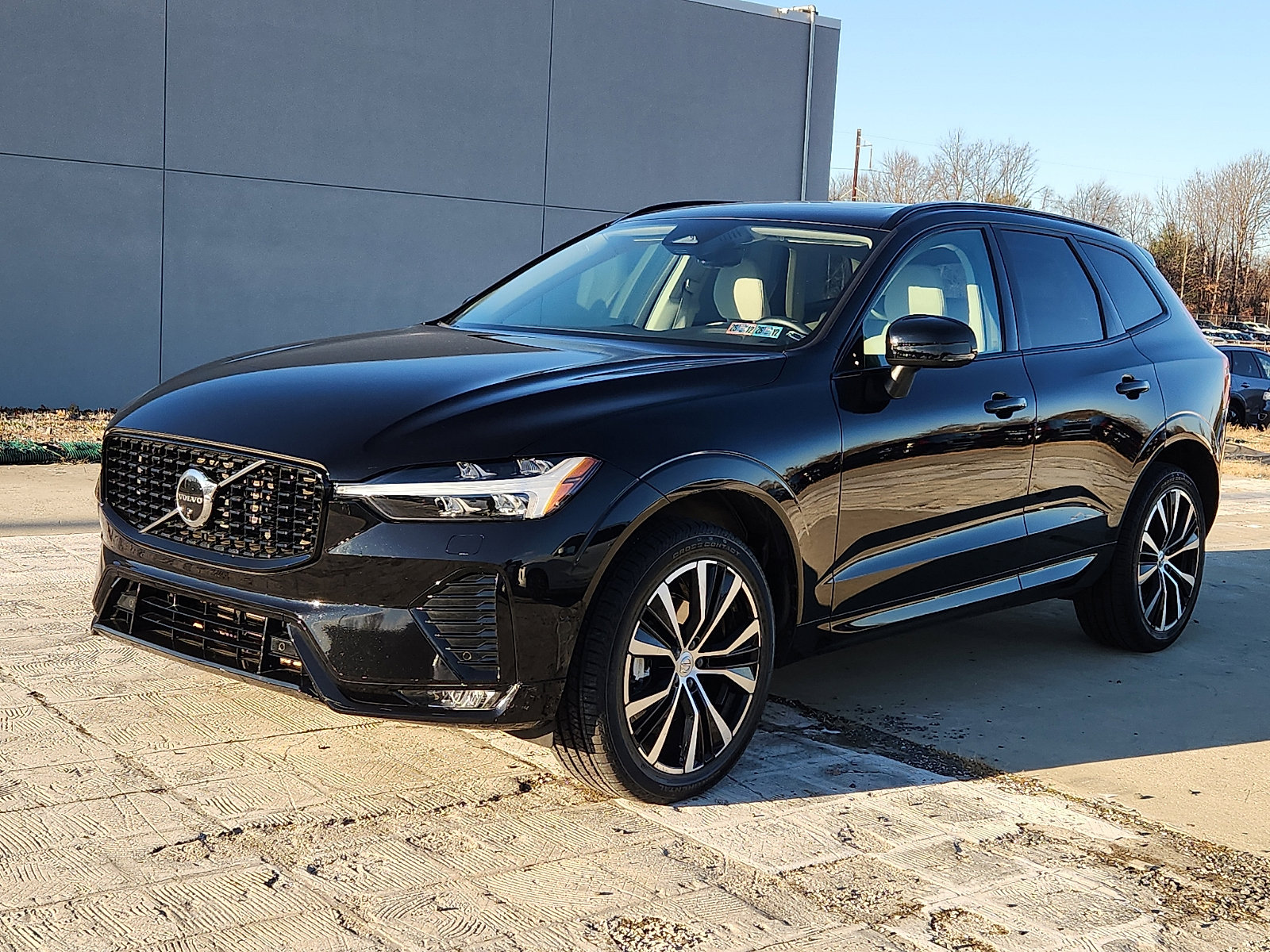 Certified 2023 Volvo XC60 B5 Plus w/ Climate Package image 3