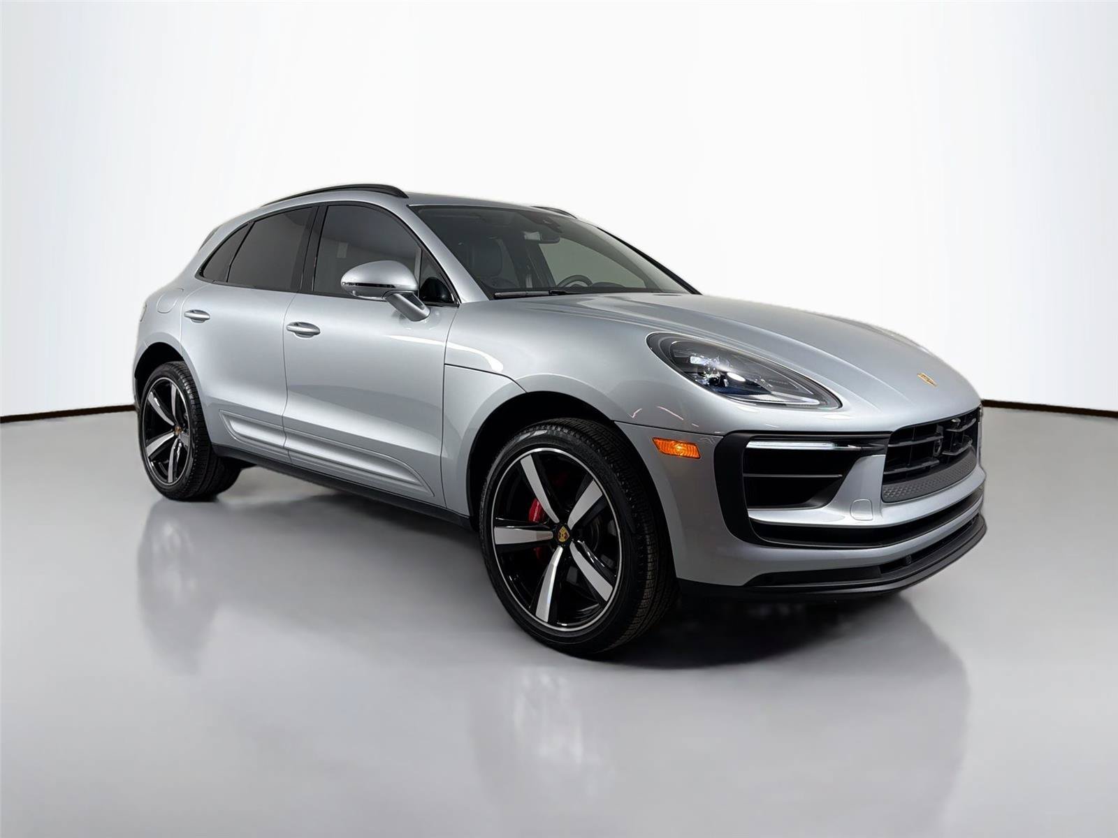 Certified 2025 Porsche Macan S AWD/4WD image 9