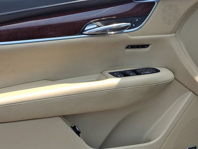 Used 2017 Cadillac XT5 Premium Luxury w/ Driver Assist Package FWD image 18