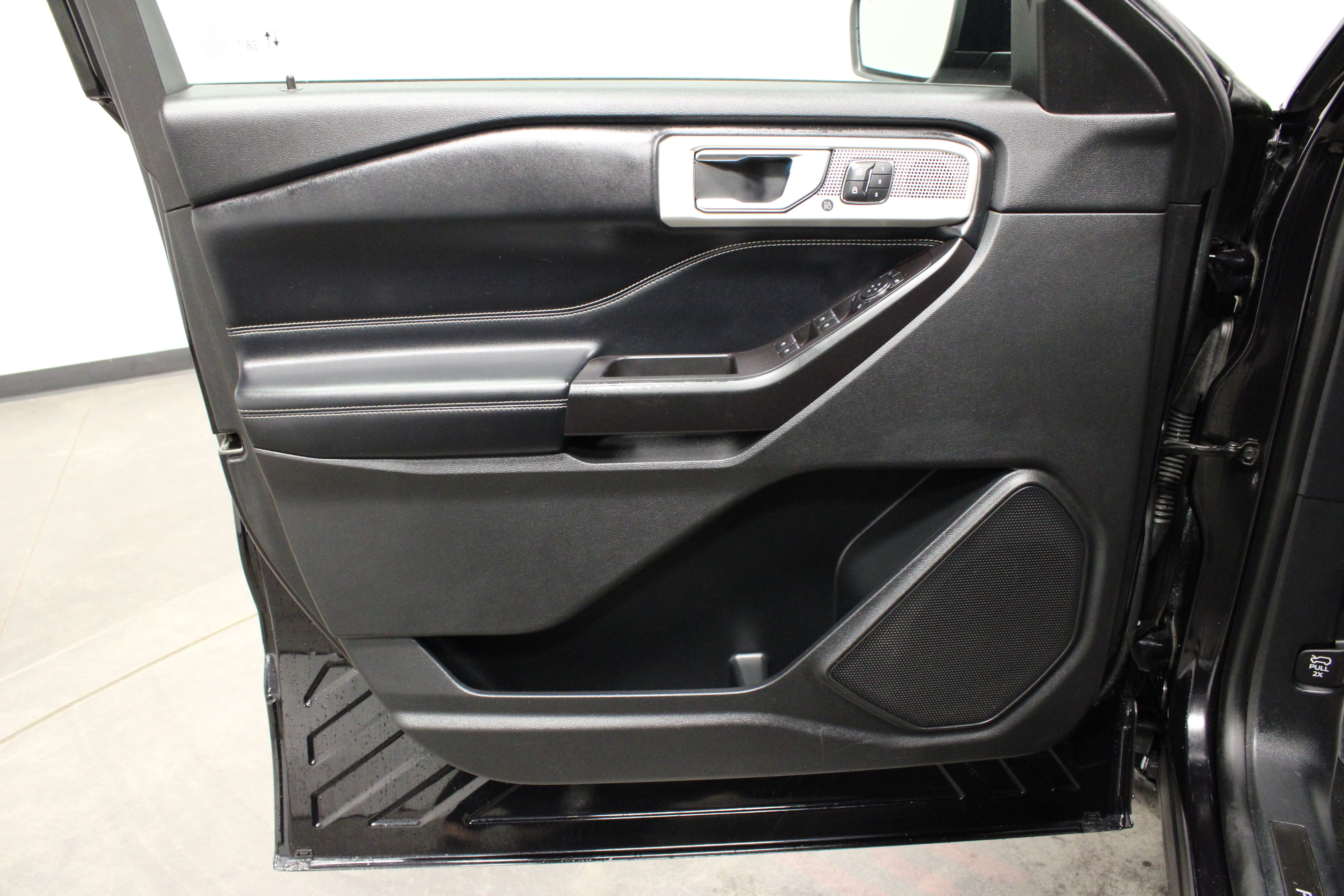 Used 2020 Ford Explorer ST image 20