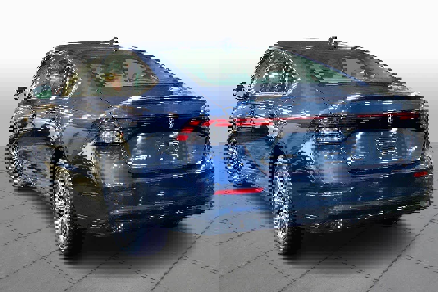 Used 2024 Honda Accord EX-L image 12