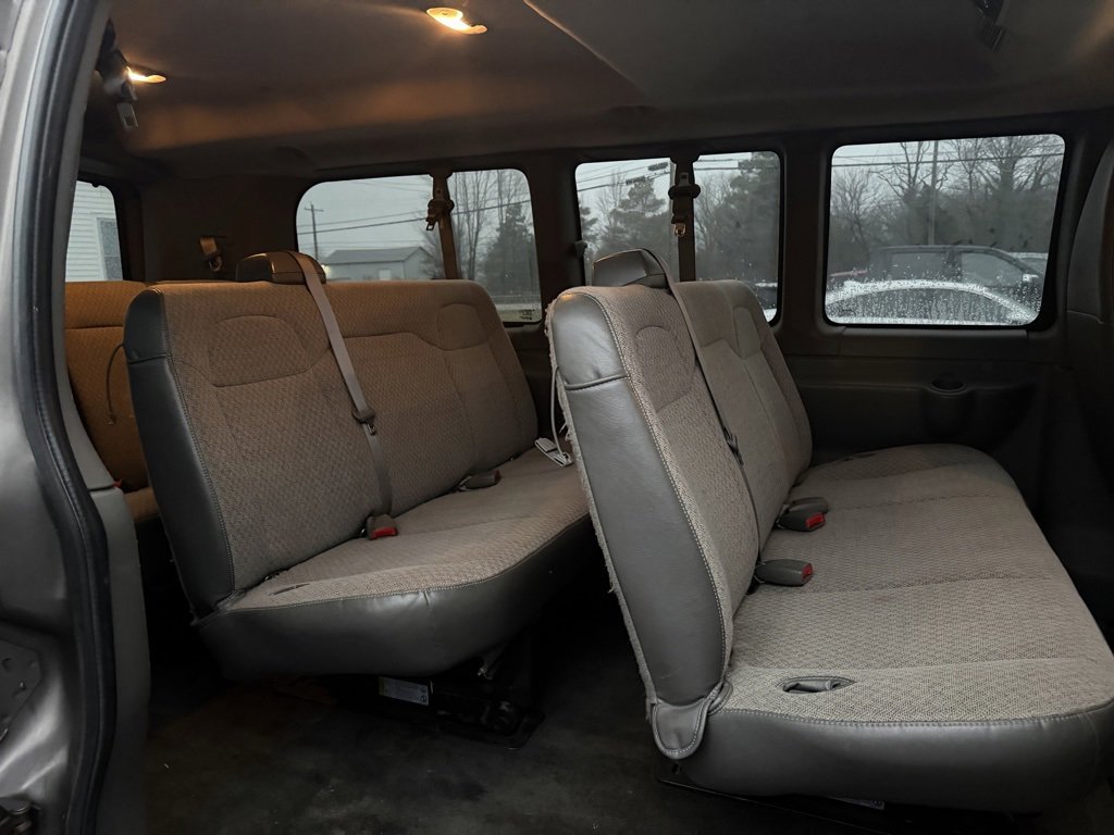 Used 2010 Chevrolet Express 2500 LS image 9
