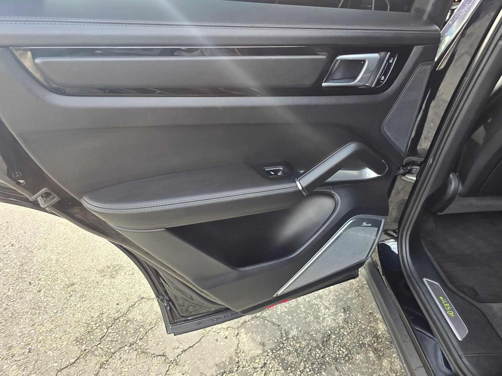 Used 2021 Porsche Cayenne Turbo S image 19