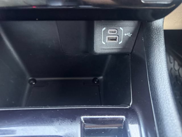 Used 2025 Jeep Compass Latitude AWD/4WD image 19