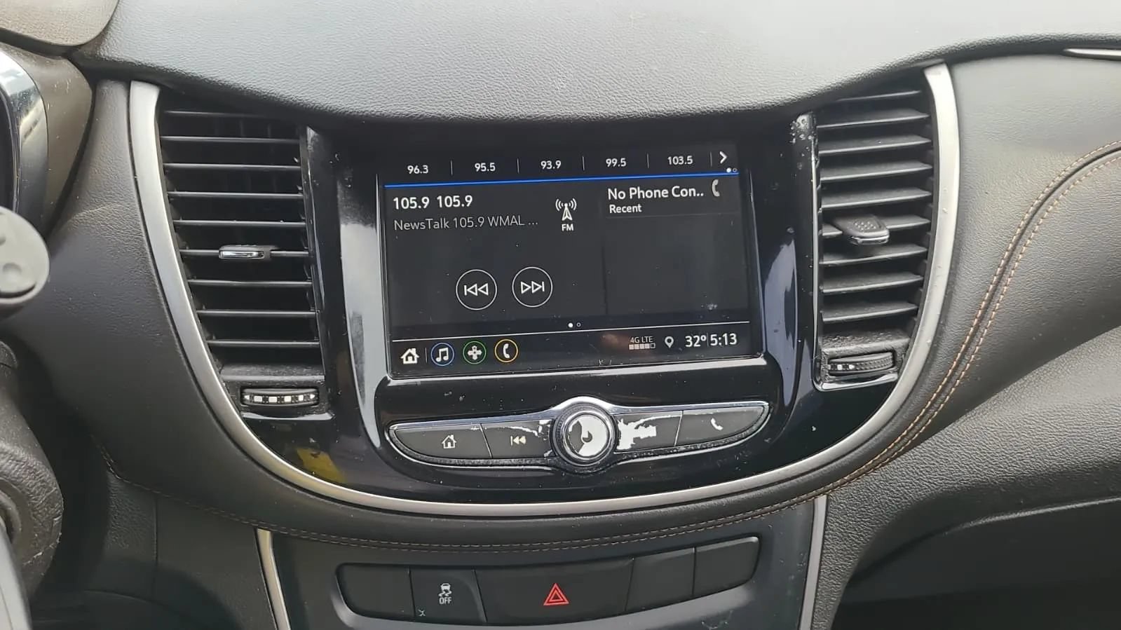 Used 2019 Chevrolet Trax LS FWD image 12