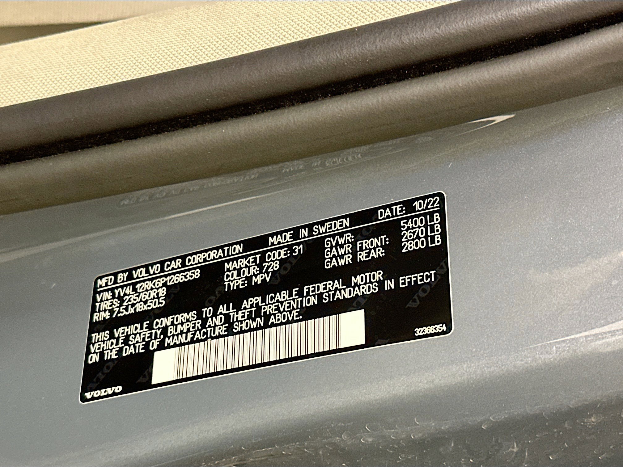 Used 2023 Volvo XC60 B5 Core image 12