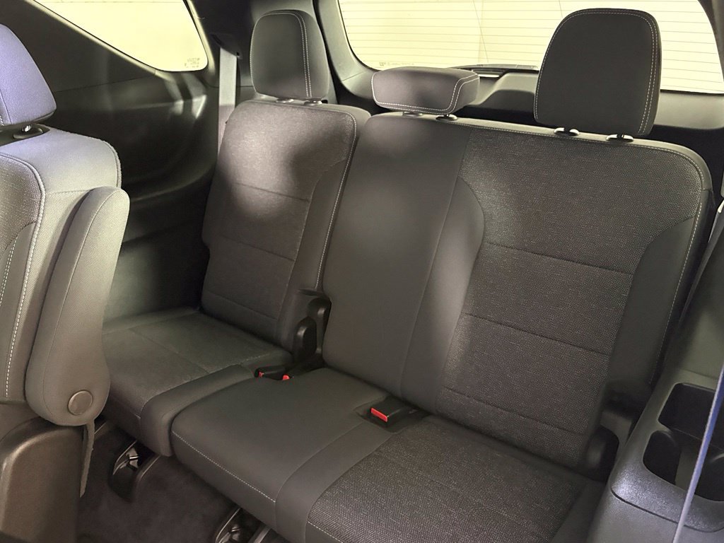 Used 2026 Chevrolet Traverse LT FWD image 37