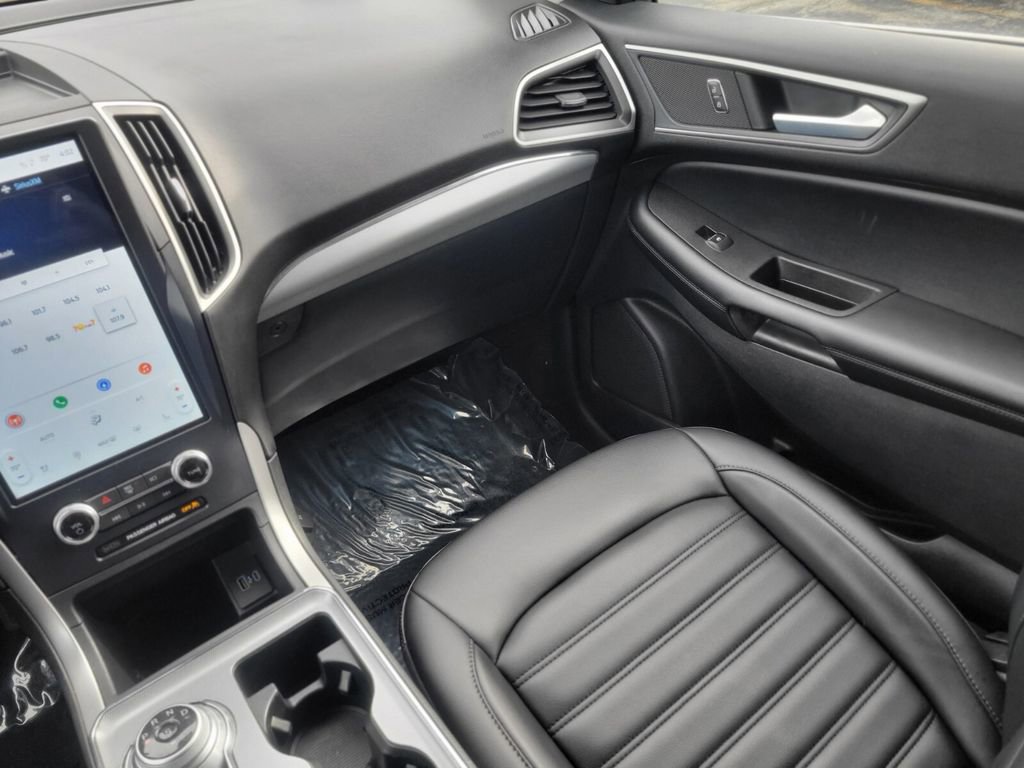 Used 2022 Ford Edge SEL w/ Convenience Package image 13