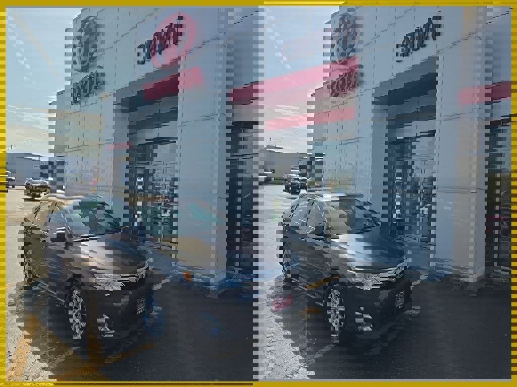 Used 2013 Toyota Camry XLE w/ Convenience Pkg