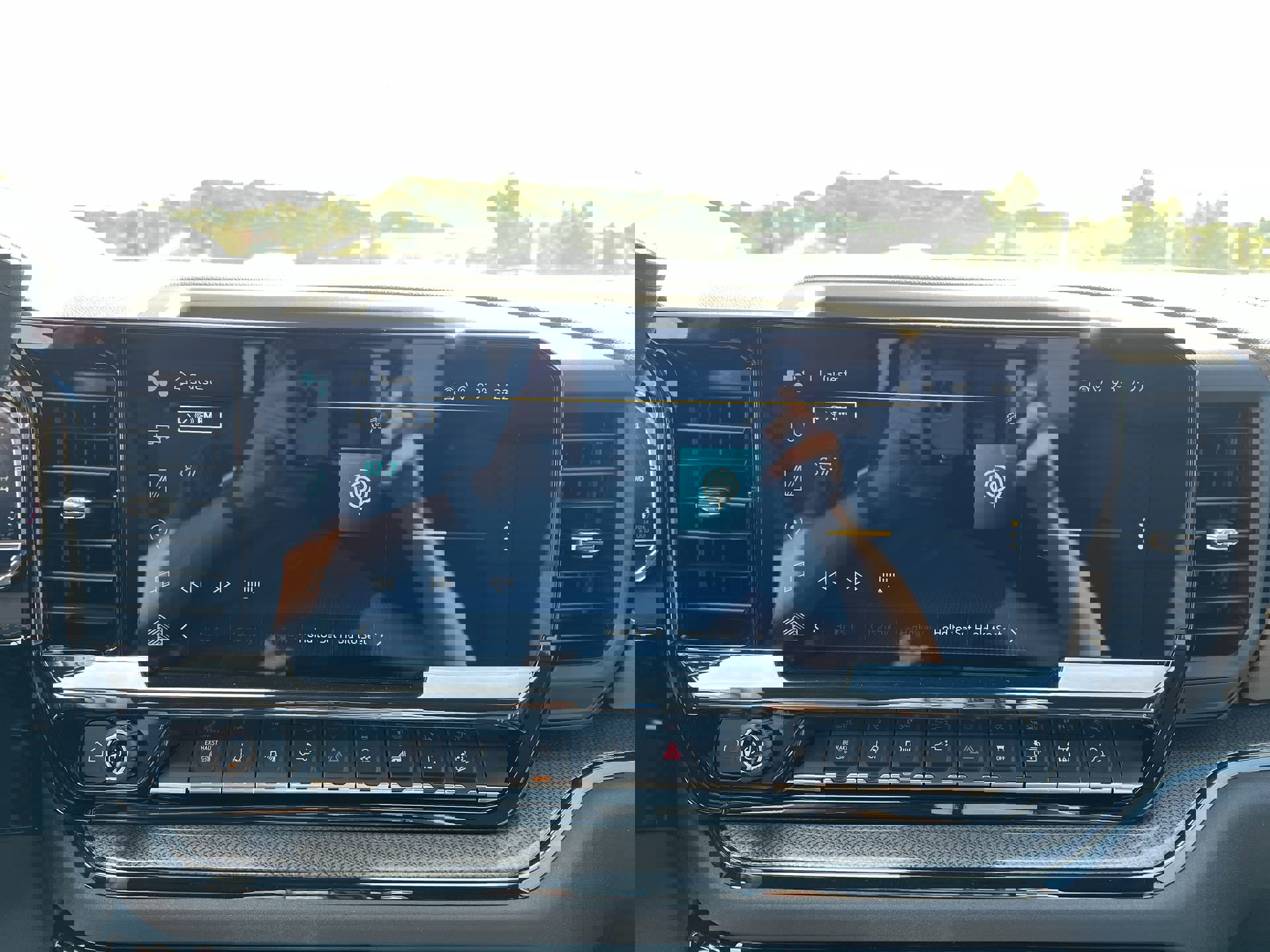 New 2025 Chevrolet Silverado 2500 ZR2 w/ Technology Package image 49