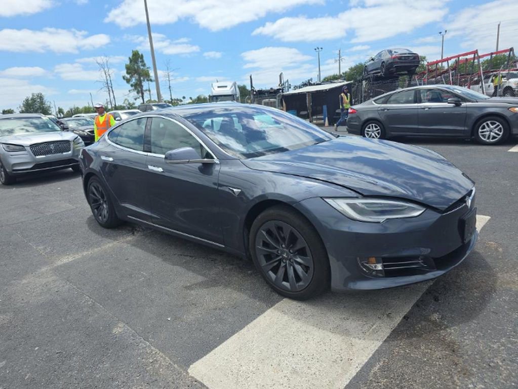Used 2020 Tesla Model S Long Range Plus image 3