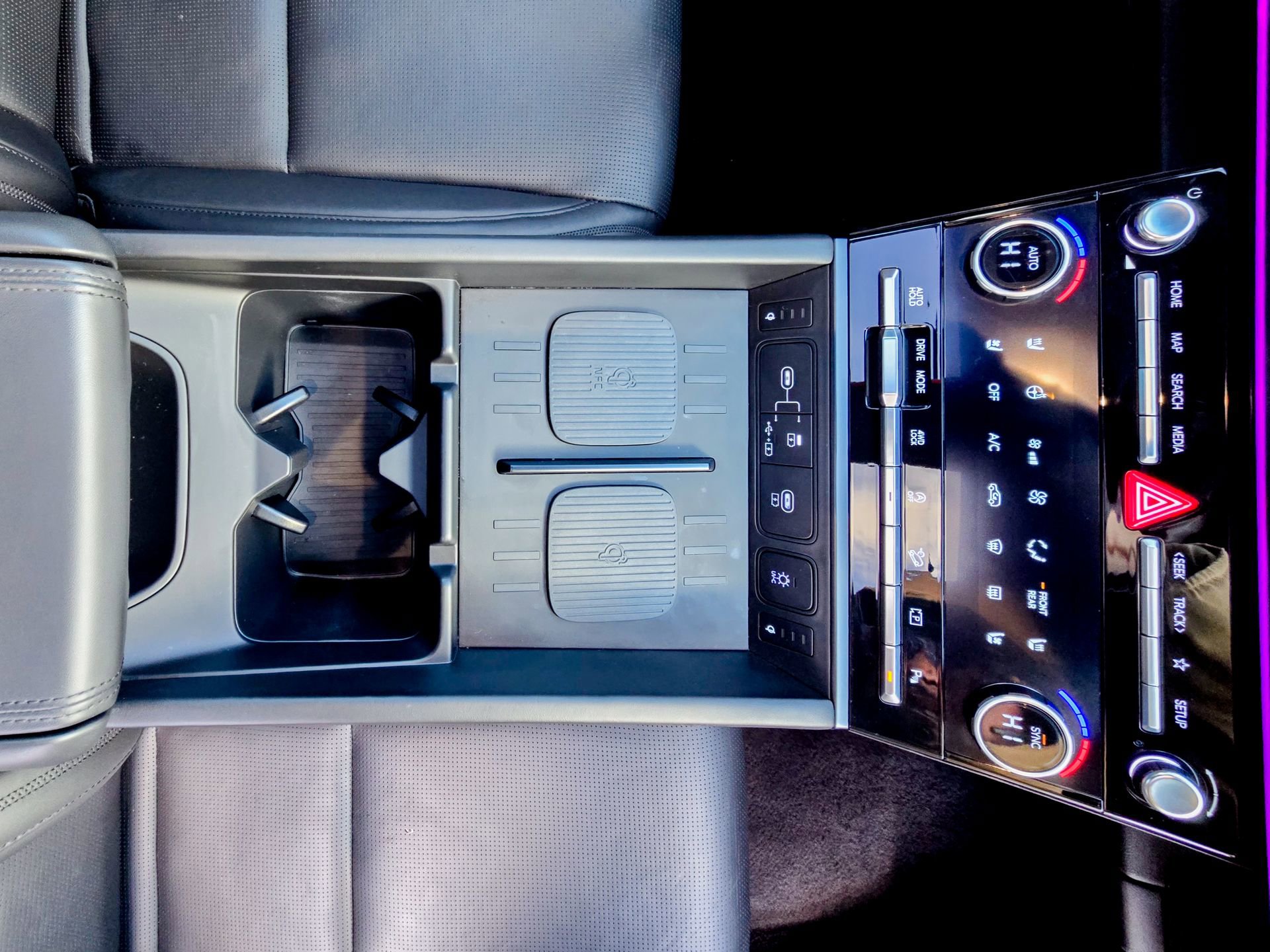 Used 2024 Hyundai Santa Fe Calligraphy image 13