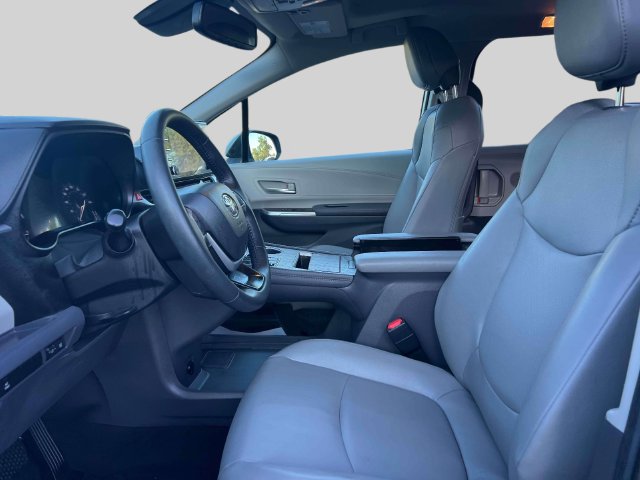 Certified 2024 Toyota Sienna XLE w/ XLE Plus Package AWD/4WD image 22