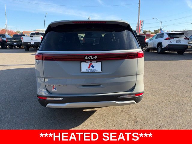 Used 2022 Kia Carnival EX FWD image 4
