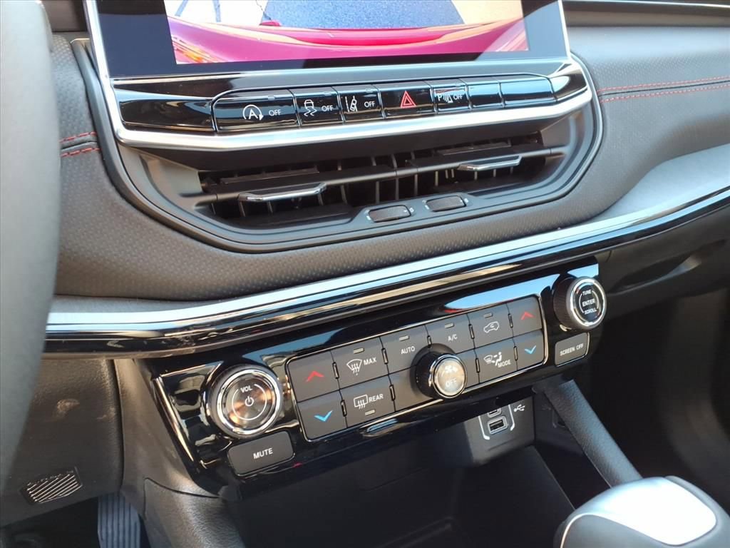 New 2026 Jeep Compass Trailhawk image 25