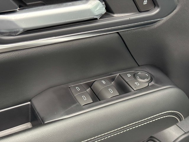 New 2027 GMC Terrain Elevation w/ Elevation Premium Package FWD image 18