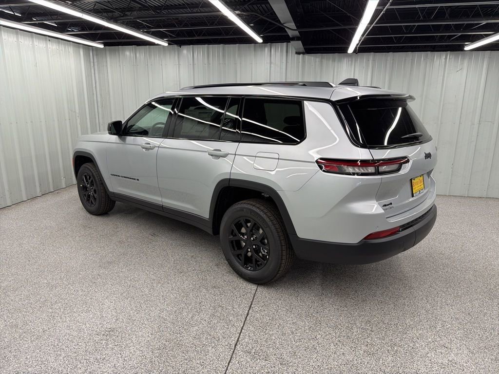 New 2025 Jeep Grand Cherokee L Altitude image 4
