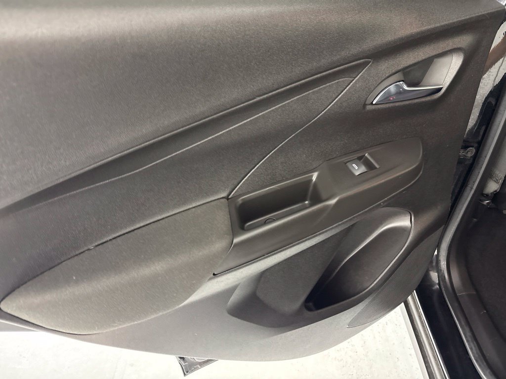 Used 2023 Chevrolet Bolt LT FWD image 21