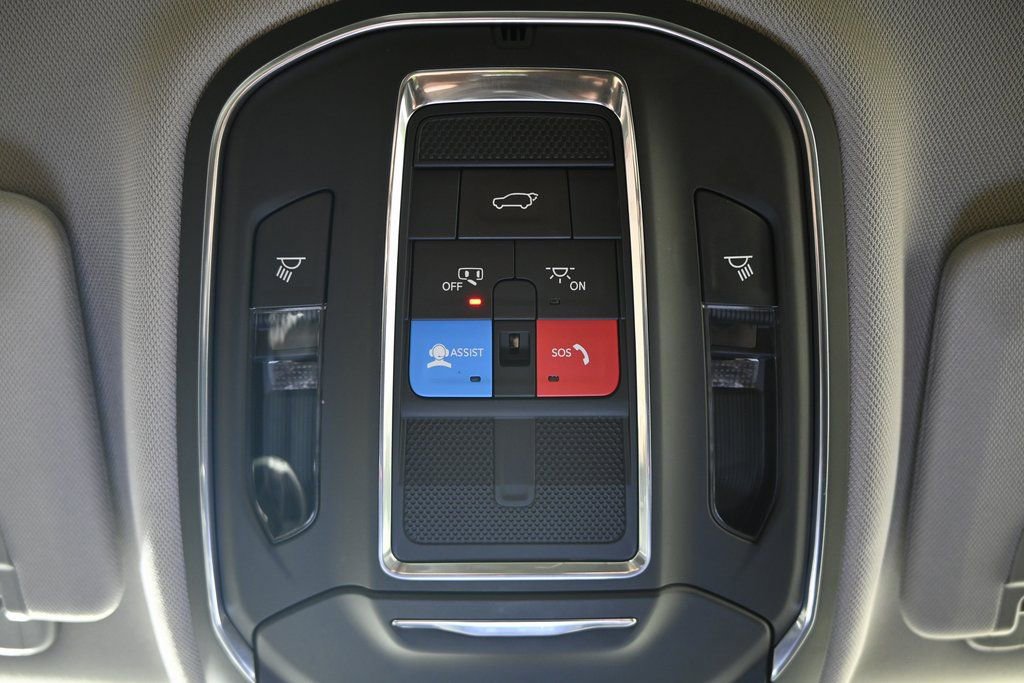 Used 2023 Jeep Grand Cherokee Limited AWD/4WD image 35