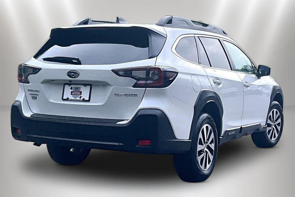 Certified 2024 Subaru Outback Premium AWD/4WD image 5