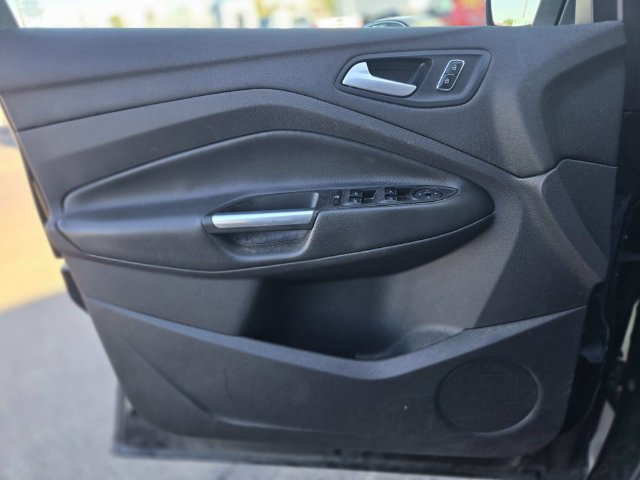 Used 2015 Ford Escape SE FWD image 19