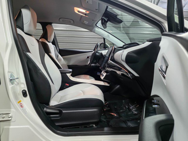 Used 2018 Toyota Prius Prime Advanced image 14