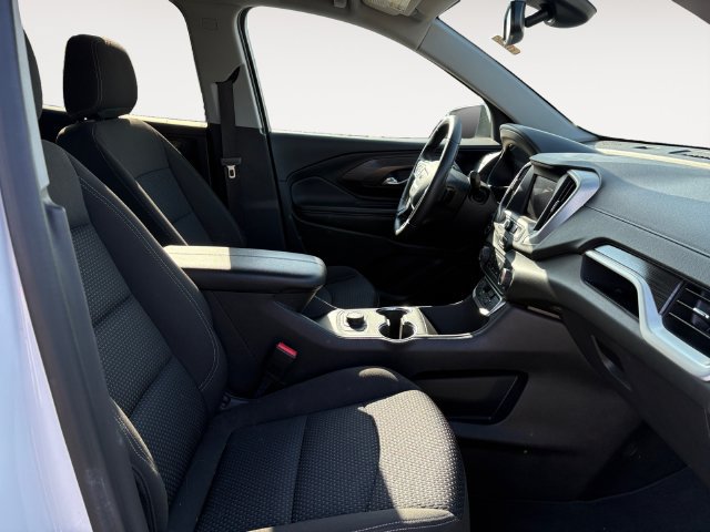 Used 2024 GMC Terrain SLE AWD/4WD image 14