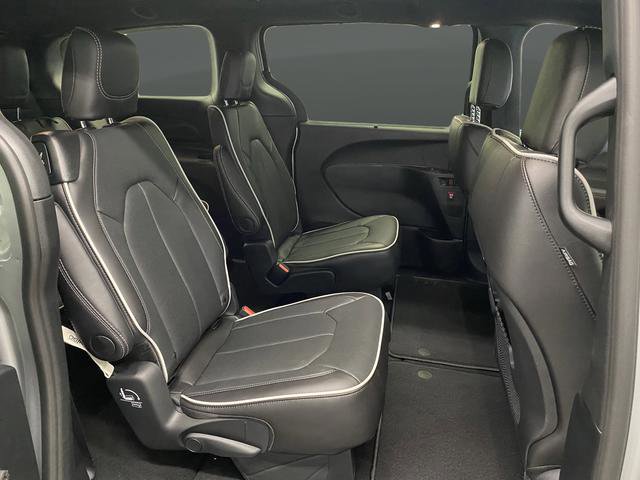 New 2026 Chrysler Pacifica Limited w/ S Appearance Package image 34