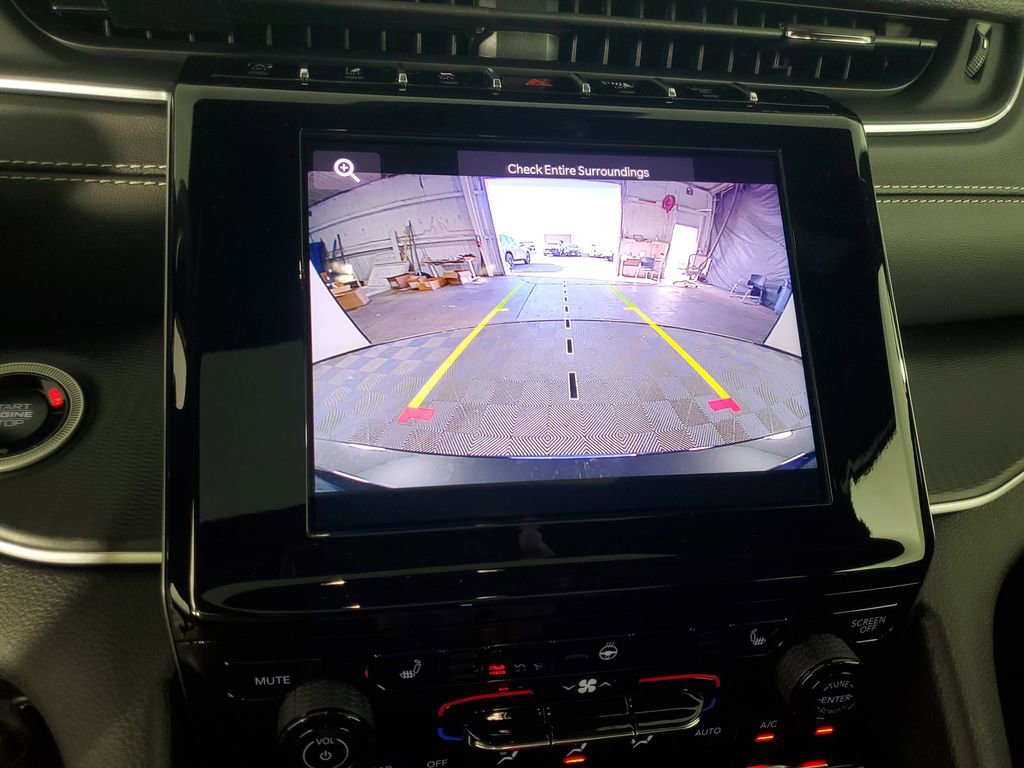 Used 2025 Jeep Grand Cherokee L Altitude image 21