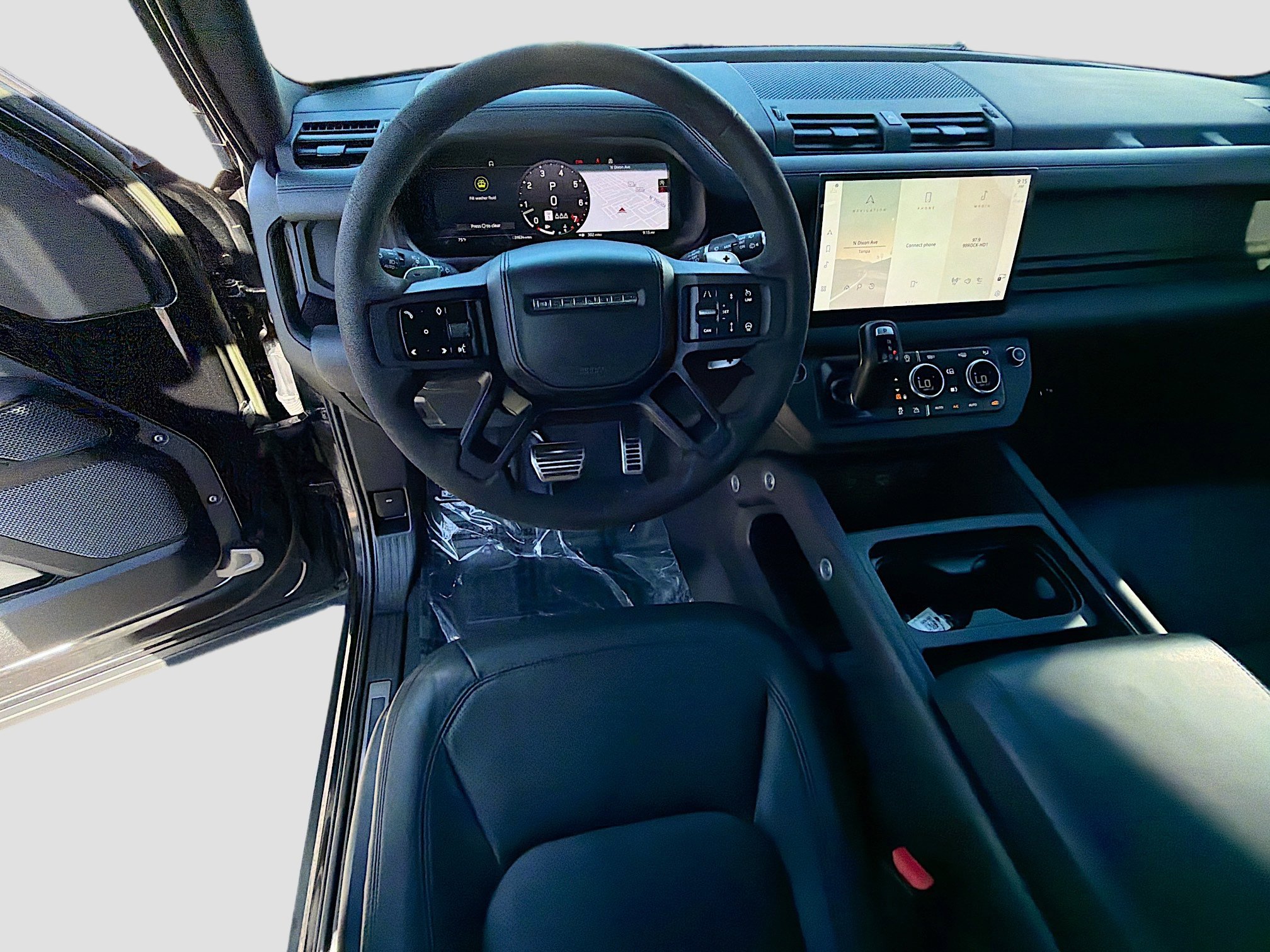 Used 2023 Land Rover Defender 90 V8 AWD/4WD image 15