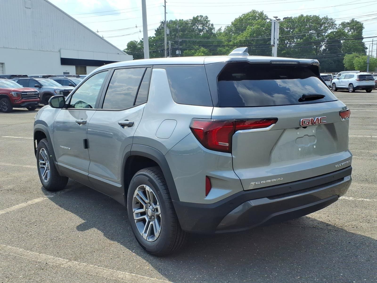 New 2026 GMC Terrain Elevation FWD image 4