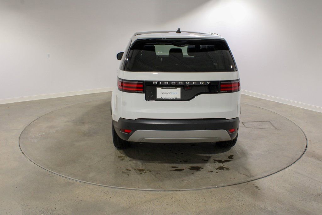 Used 2025 Land Rover Discovery S image 4