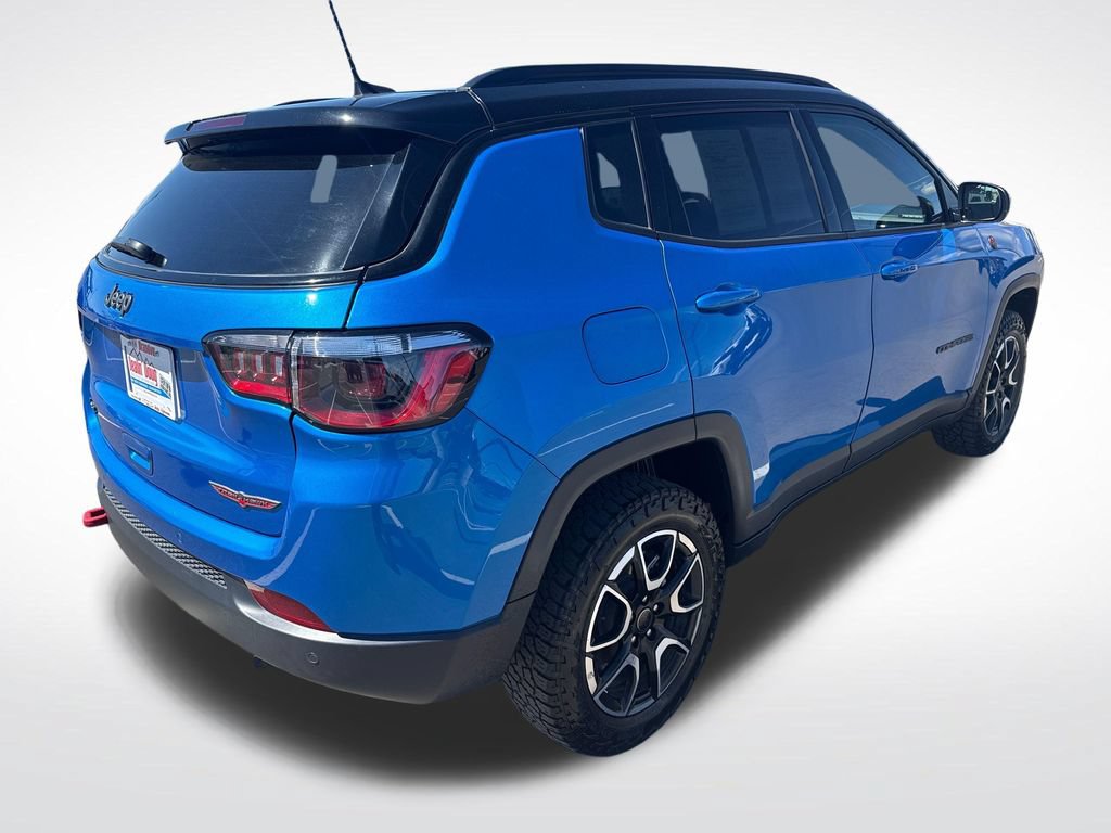 Used 2025 Jeep Compass Trailhawk AWD/4WD image 5