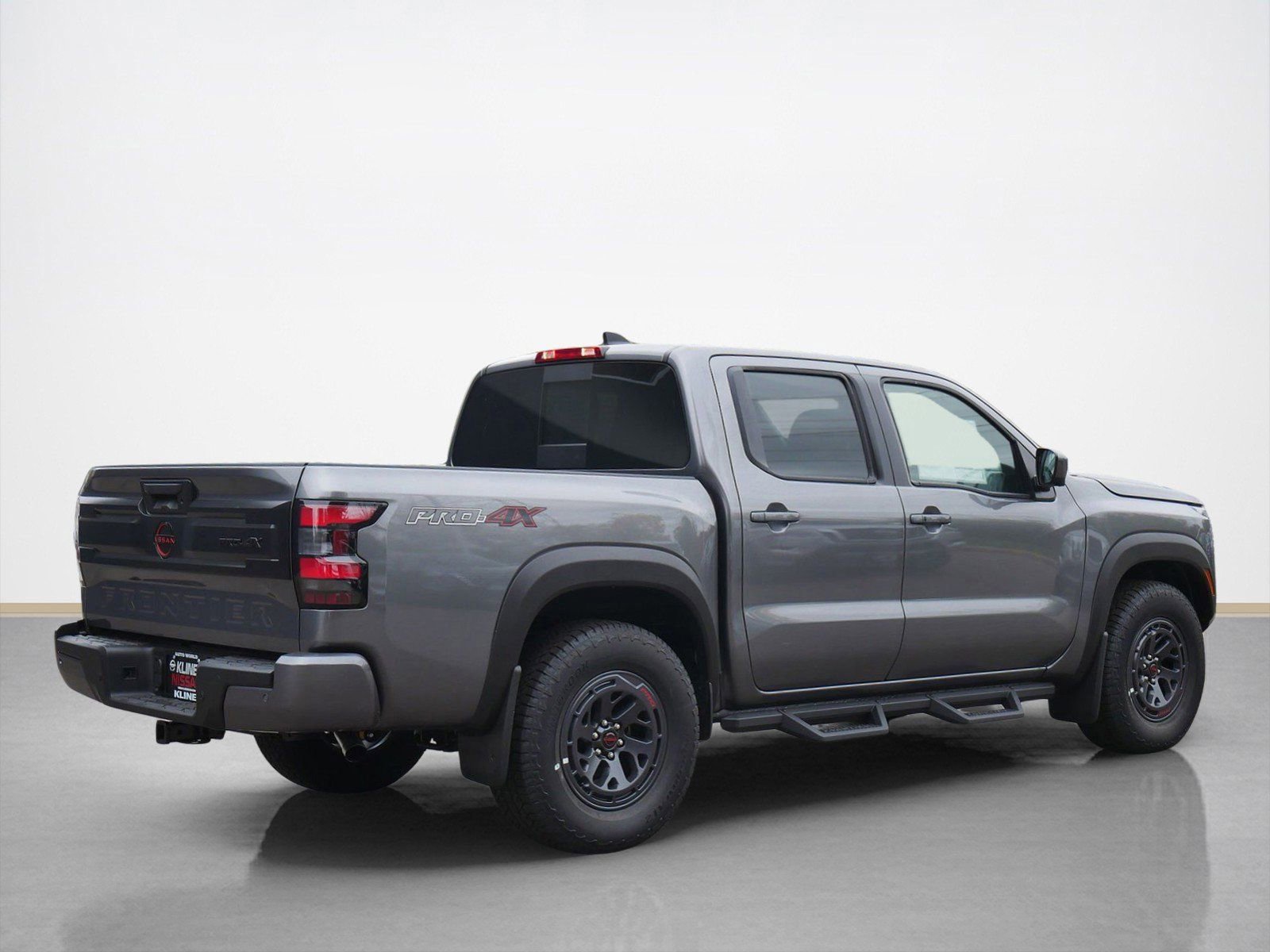 New 2026 Nissan Frontier PRO-4X w/ Pro-4x Convenience Package image 2