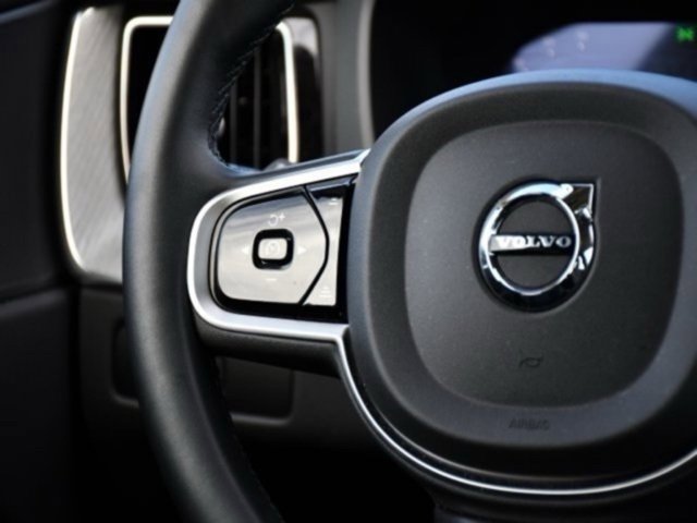 Certified 2025 Volvo XC60 B5 Plus image 20