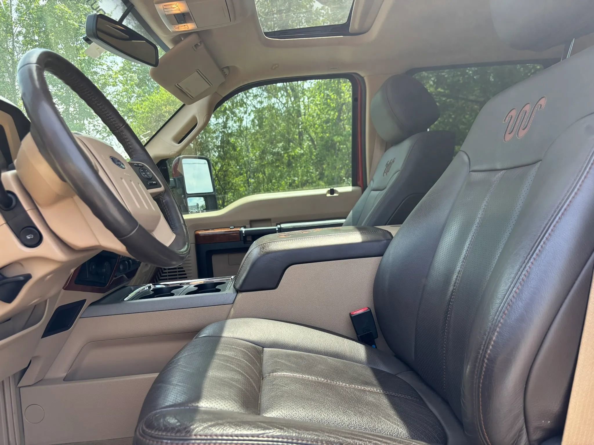 Used 2016 Ford F250 King Ranch w/ FX4 Off-Road Package AWD/4WD image 21