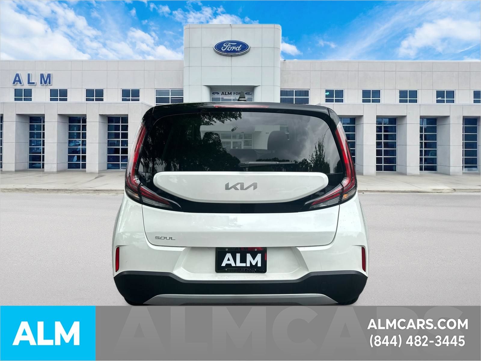 Used 2025 Kia Soul LX w/ LX Technology Package FWD image 6