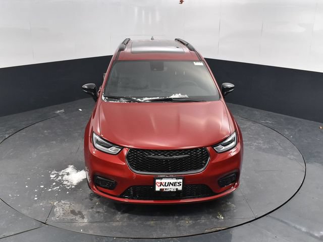 New 2026 Chrysler Pacifica Select AWD/4WD image 37