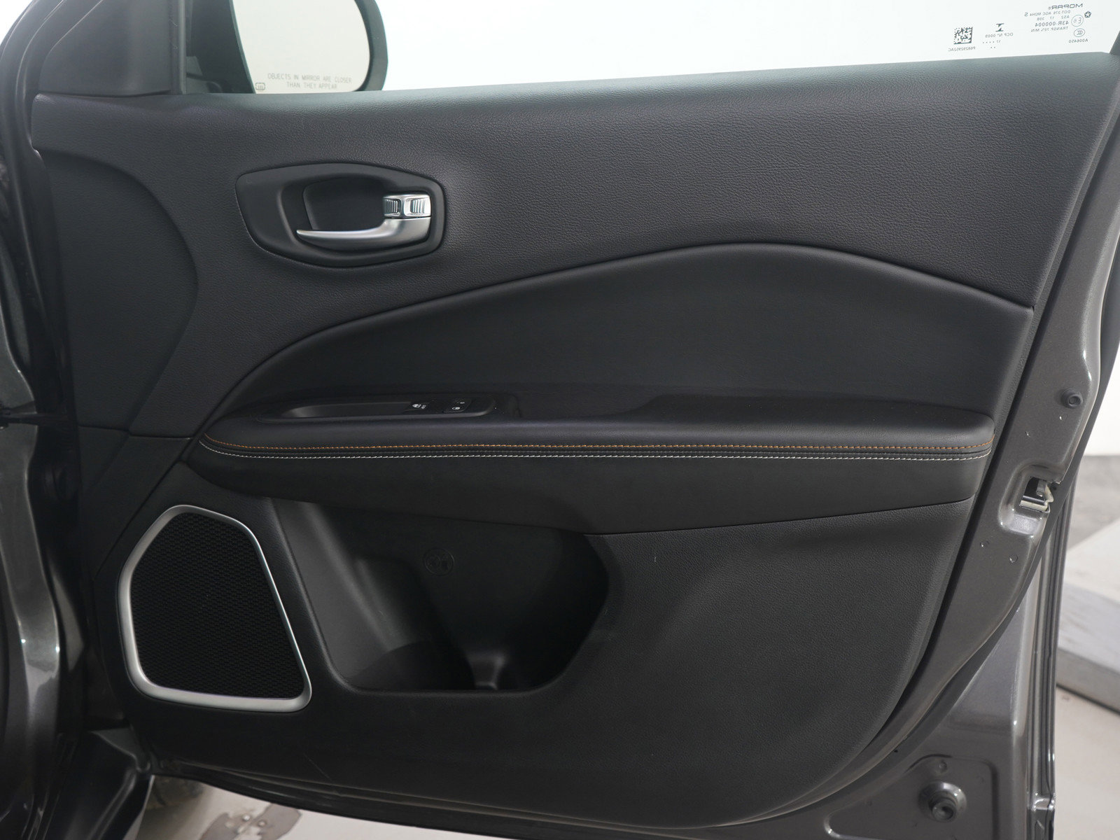 Used 2018 Jeep Compass Latitude w/ Popular Equipment Group image 11