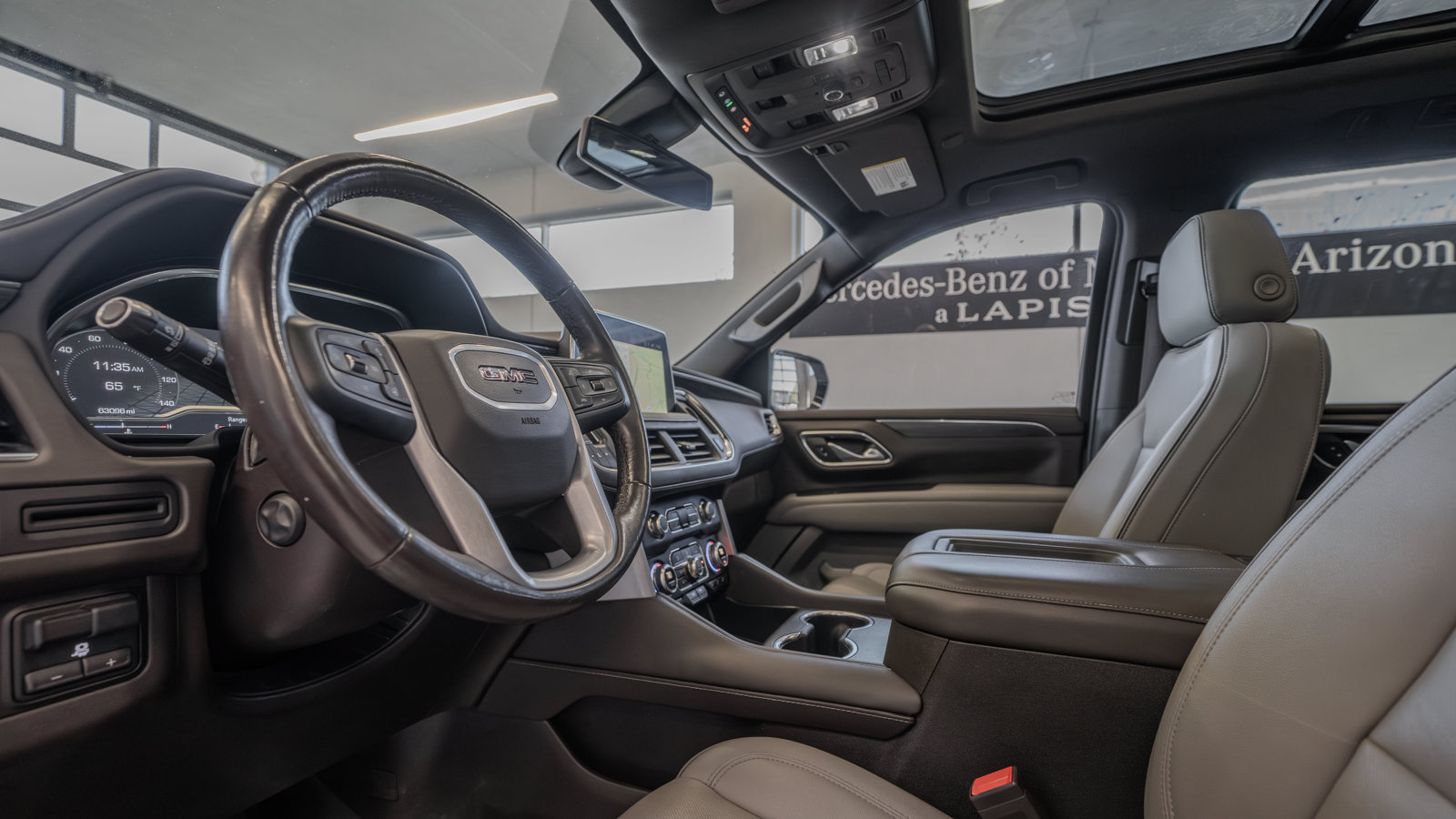 Used 2022 GMC Yukon SLT w/ SLT Premium Package AWD/4WD image 6