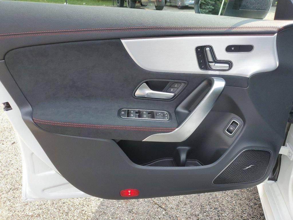 New 2025 Mercedes-Benz CLA 250 4MATIC image 15