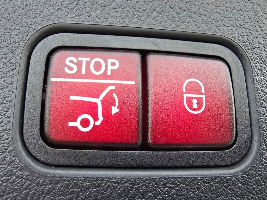 Certified 2026 Mercedes-Benz GLC 300 4MATIC image 21