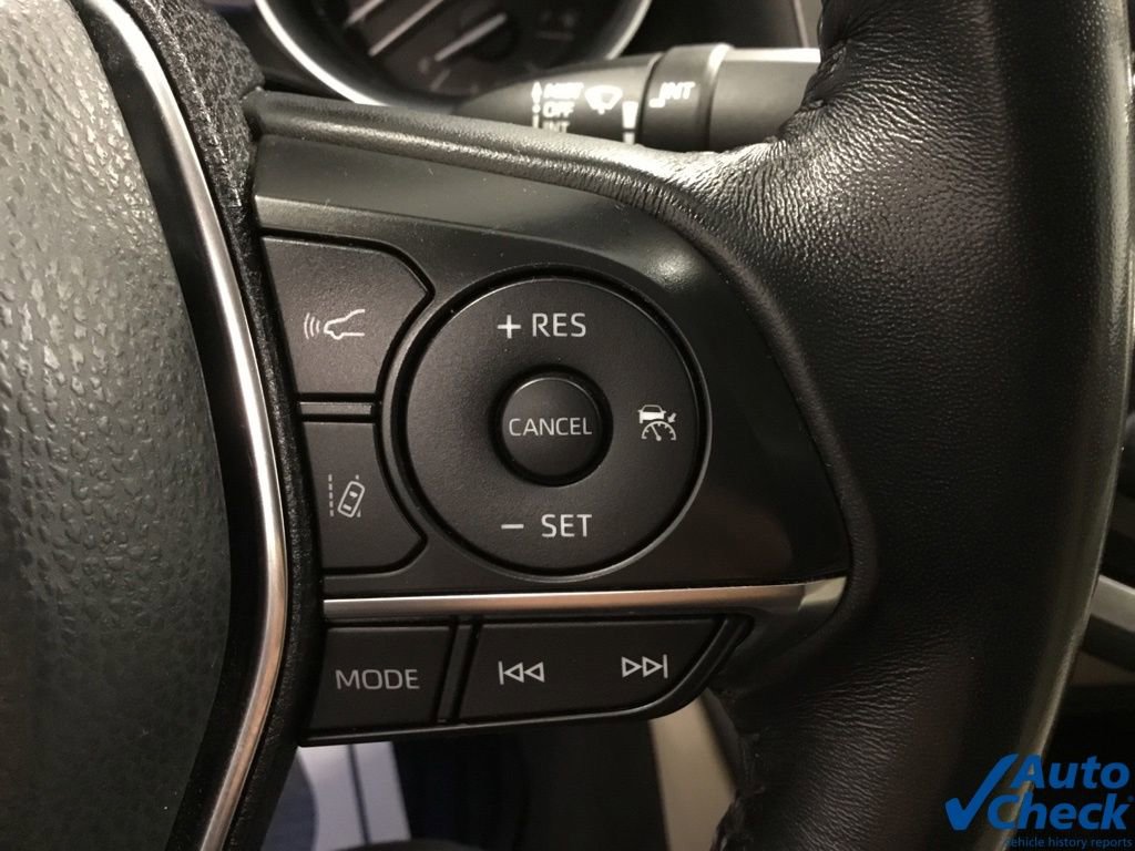 Used 2020 Toyota Camry XLE image 43