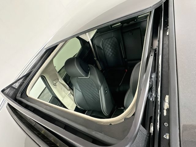 Certified 2025 Genesis Electrified GV70 w/ Prestige Package AWD/4WD image 22