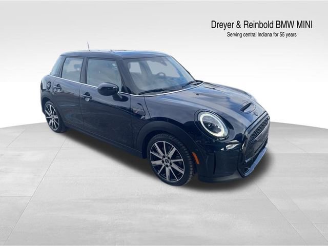 Used 2024 MINI Cooper S image 1
